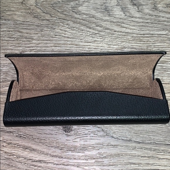 Burberry Eyeglass Class - Picture 3 of 8